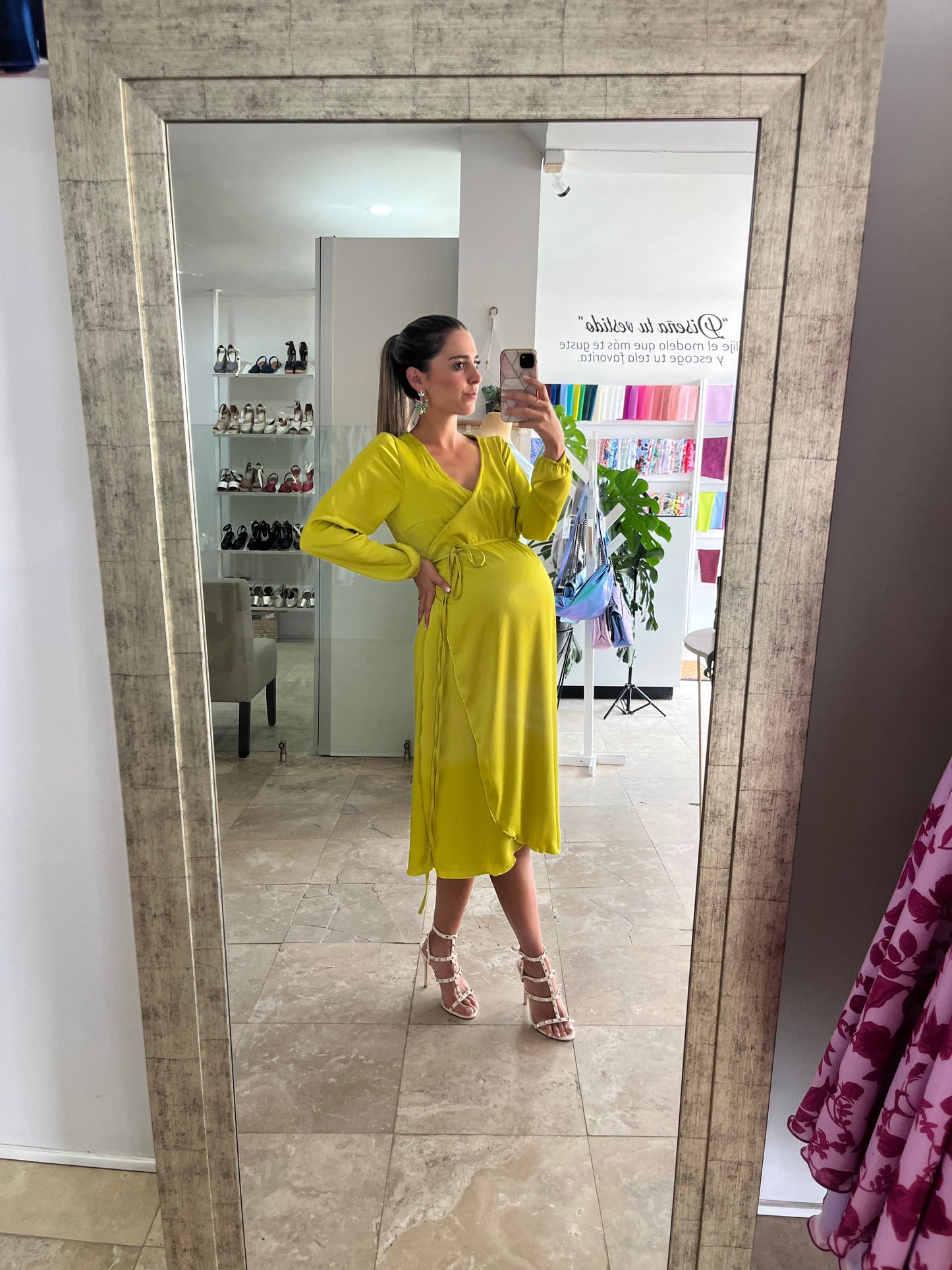 Vestido de maternidad Natalia midi verde limón manga larga CH y G